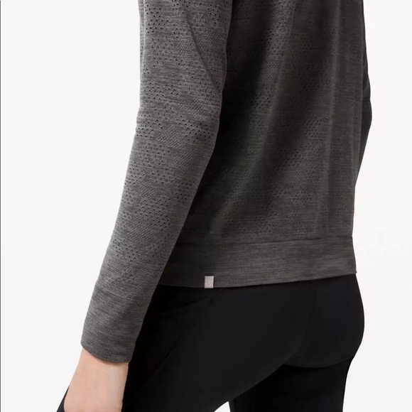Lululemon Breeze By Long Sleeve Polar Spots Lunar Rock/Graphite Grey Size 8 - Picture 4 of 5